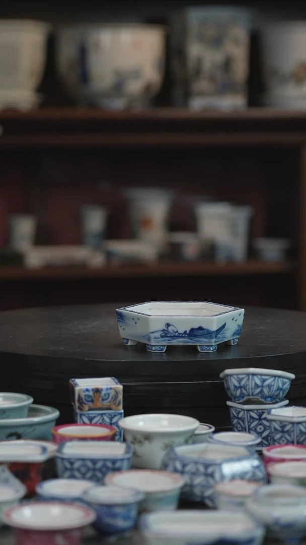 釉下青花手绘盆明*阁釉下青花手绘盆 明*阁