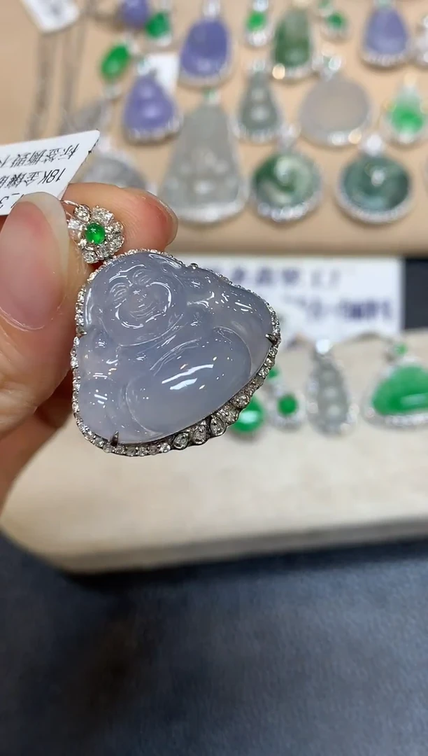 颈饰18K金镶嵌翡翠佛公【无服务费