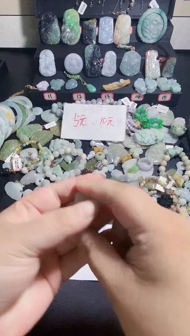 翡翠未镶嵌颈饰缅甸天然A货翡翠