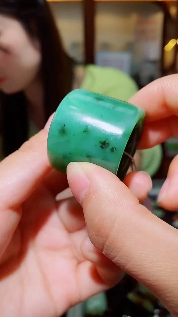 和田玉未镶嵌颈饰1