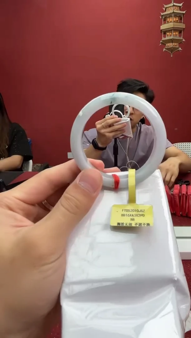 翡翠手镯未镶嵌8手镯