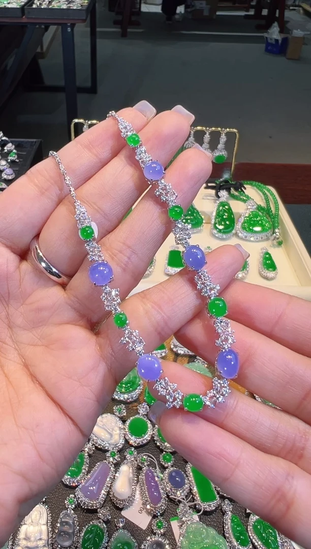 【闪购商品】翡翠颈饰18K金镶嵌翡翠