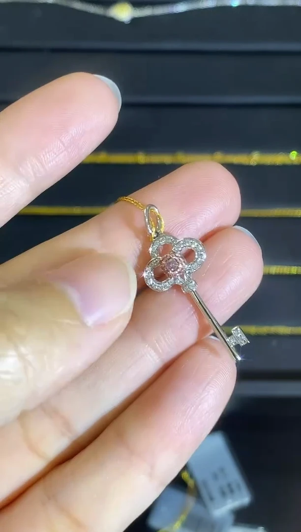 18K金镶嵌吊坠钻石123