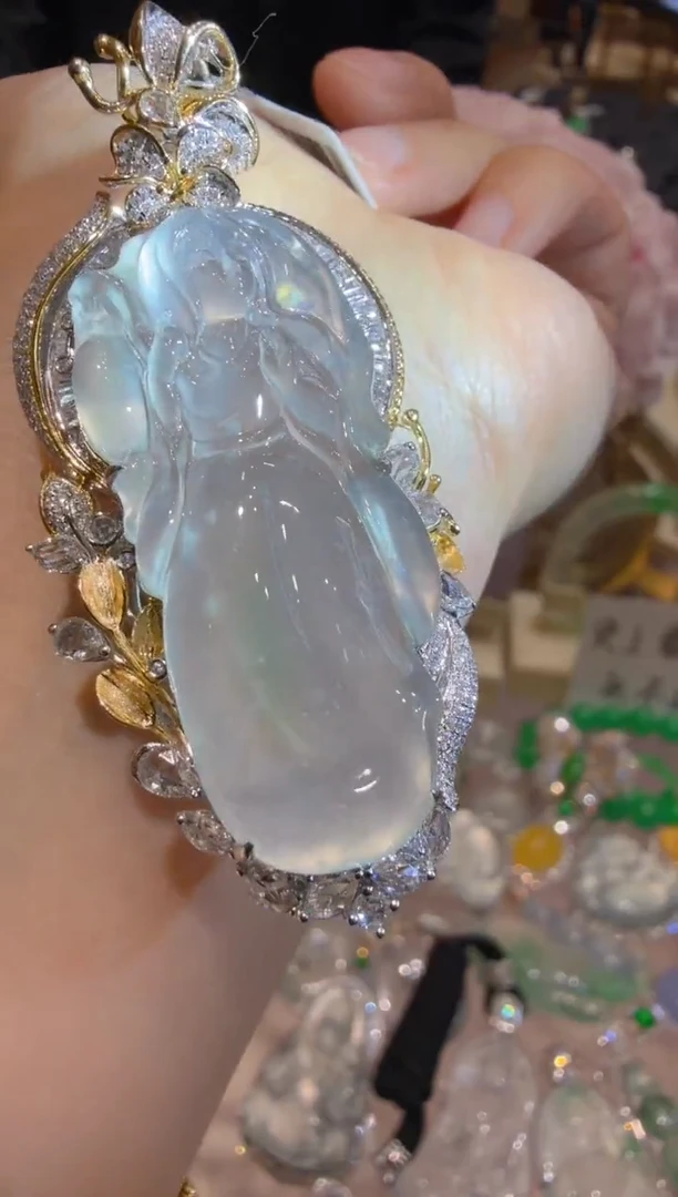 吊坠(不含链)18K金镶嵌翡翠多样性团购发一件