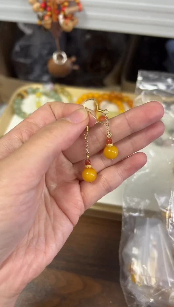 蜜蜡银S925镶嵌耳饰蜜蜡圆珠银镶嵌款耳环[2024]