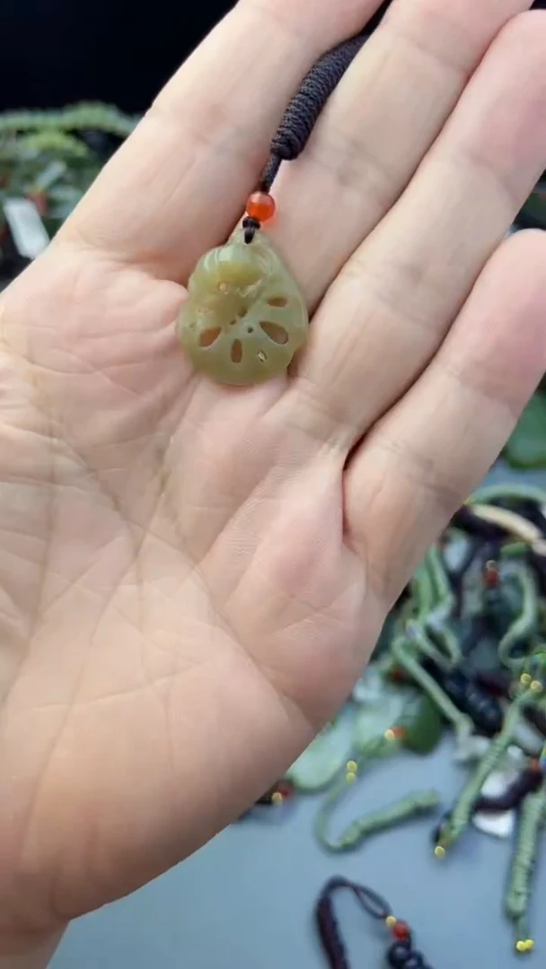 和田玉未镶嵌颈饰多样性发货  拍一发一