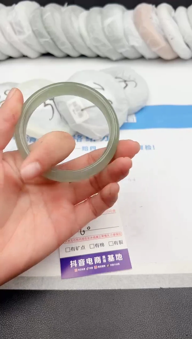 【闪购商品】石英质玉手镯未镶嵌z149-DC60