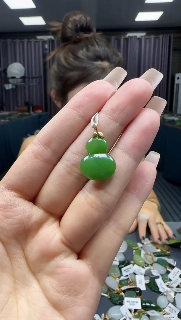 和田玉18K金镶嵌挂件1