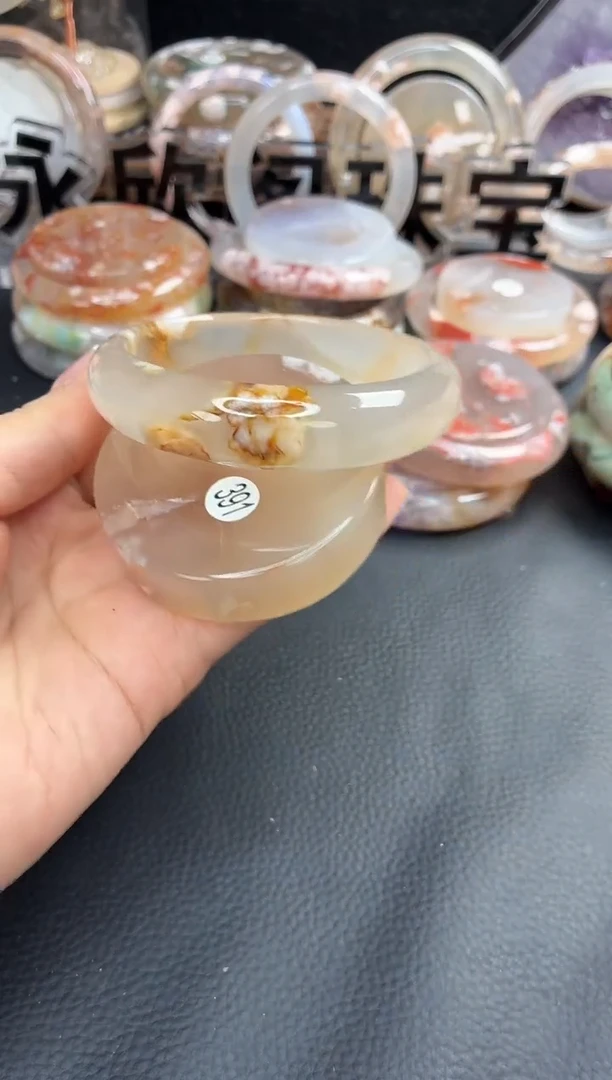 未镶嵌手镯（圆镯）石英质玉59