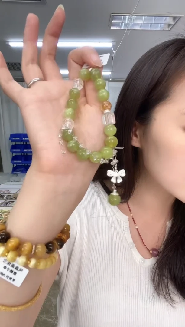 水晶手链未镶嵌天然珠宝多样性发其一