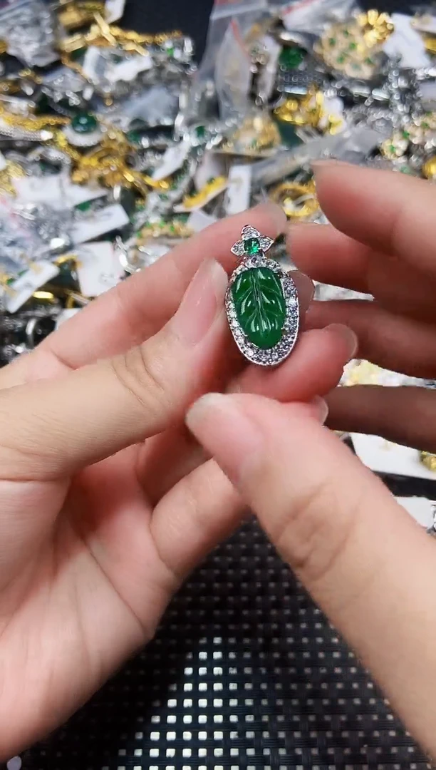 翡翠未镶嵌耳饰1111111111