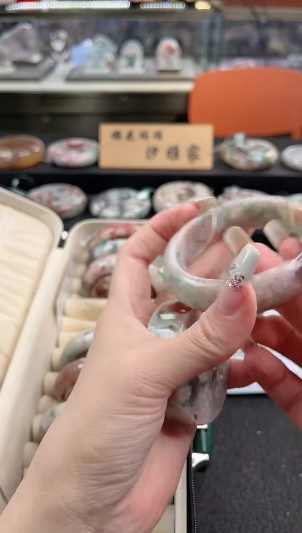 未镶嵌手镯石英质玉尘*丷圈口（赠品镯心）