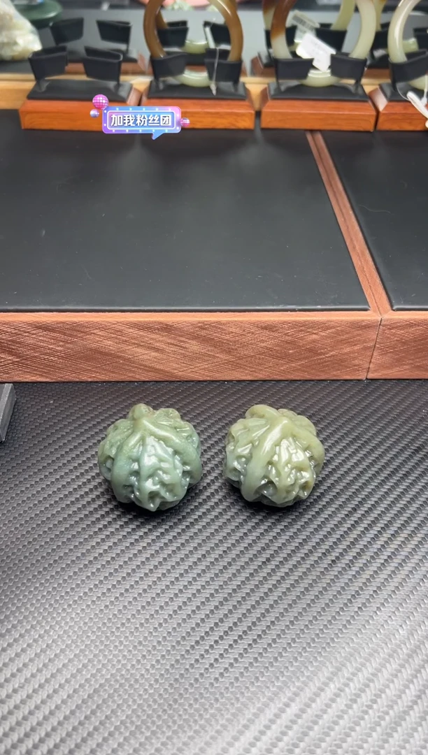 未镶嵌和田玉把件且末微色差近矿M