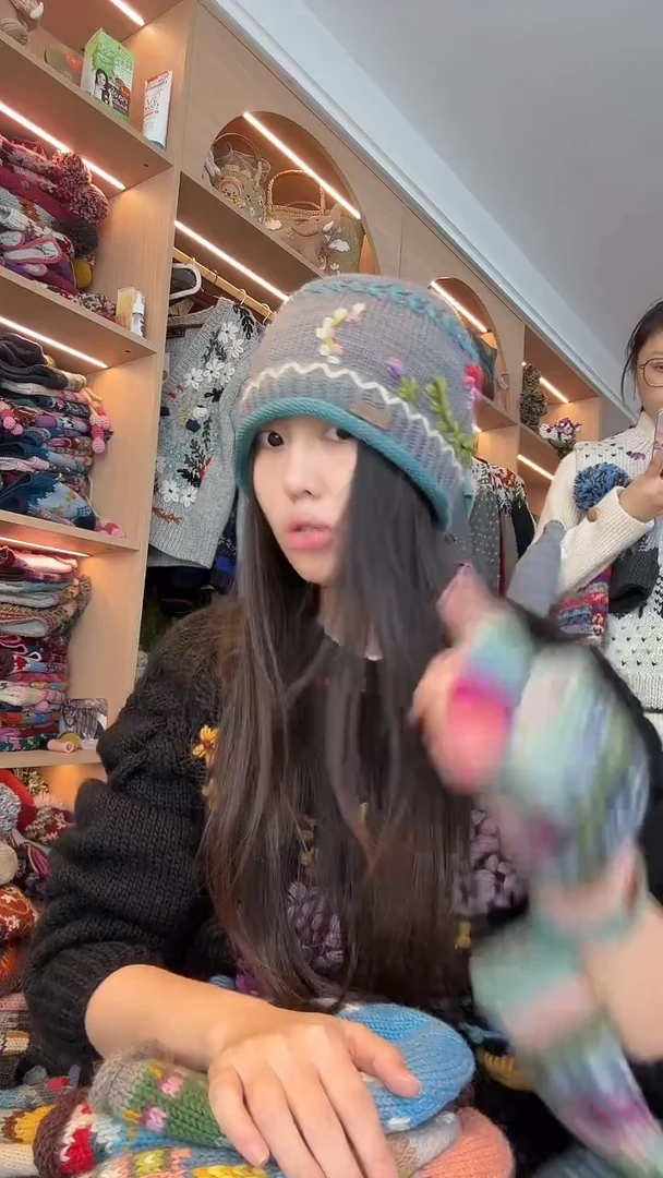 羊毛蓝灰卷边帽