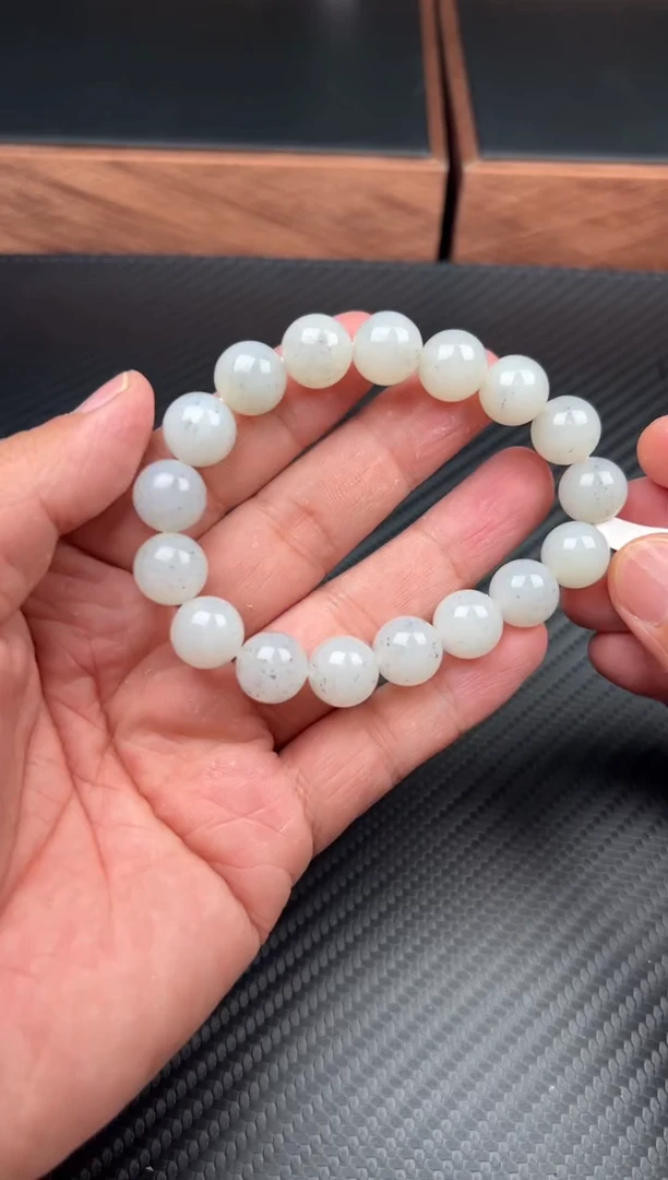 手串未镶嵌和田玉黑山微色差卡12