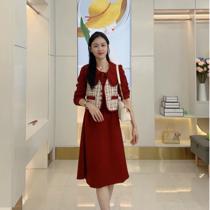 【芊朵】娃娃领气质小香风秋冬中长款复古收腰显瘦两件套女装春装
