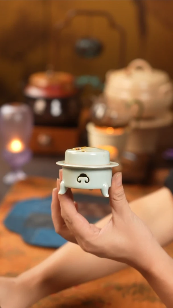 茶具豆青三足香炉