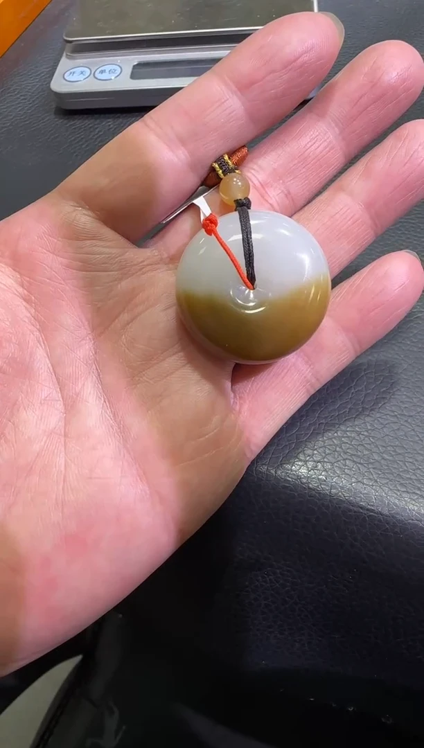 吊坠(赠链)未镶嵌和田玉金山糖白平安扣（产地直发）