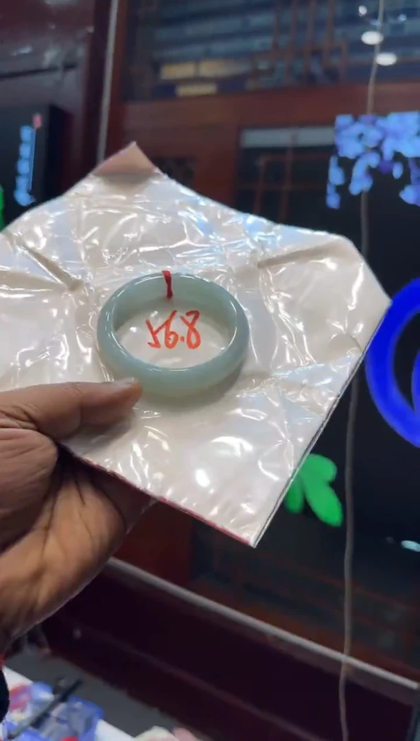 未镶嵌手镯翡翠手镯