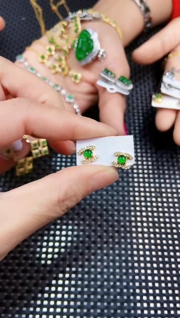 【闪购商品】翡翠耳饰未镶嵌11111111