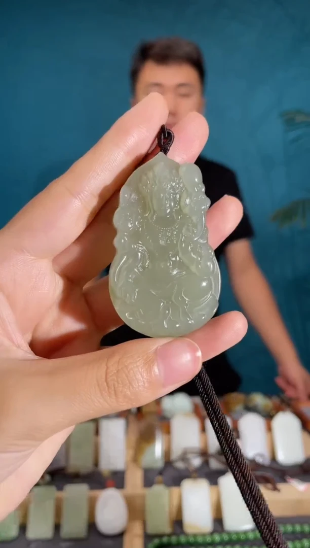 颈饰未镶嵌和田玉1