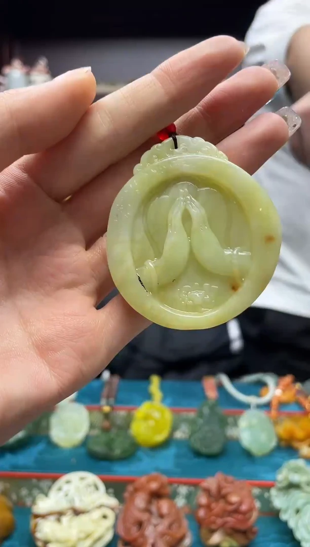未镶嵌岫玉吊坠·