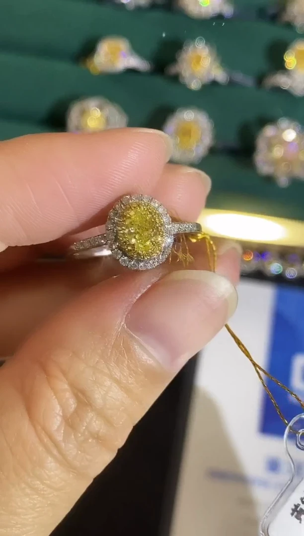 18K金镶嵌戒指钻石947