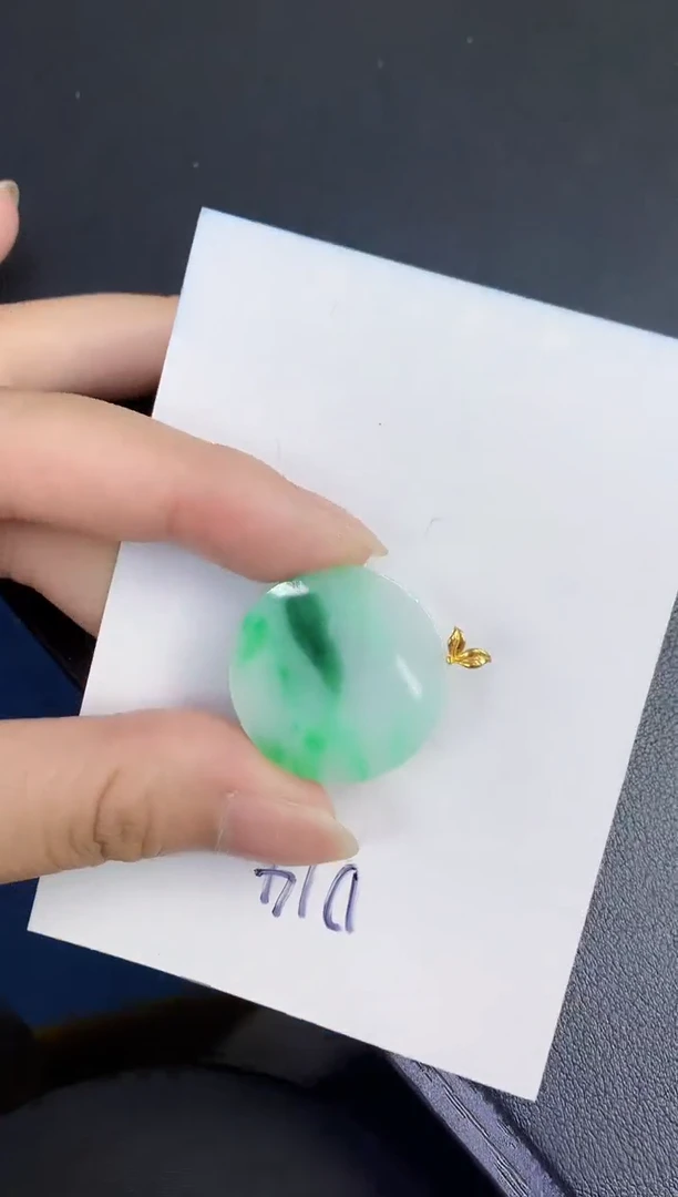 翡翠18K金镶嵌颈饰天然缅甸A货翡翠