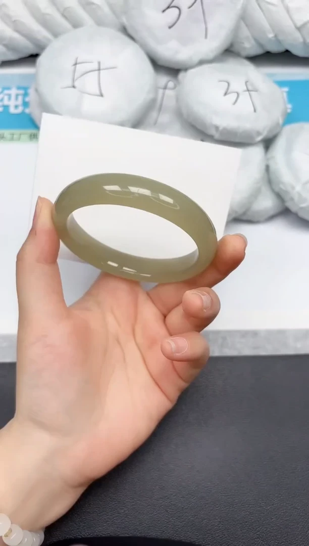 未镶嵌手镯石英质玉64-59.3