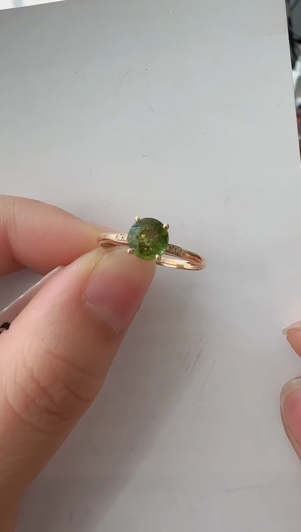 【闪购商品】碧玺w18K金镶嵌精美戒指