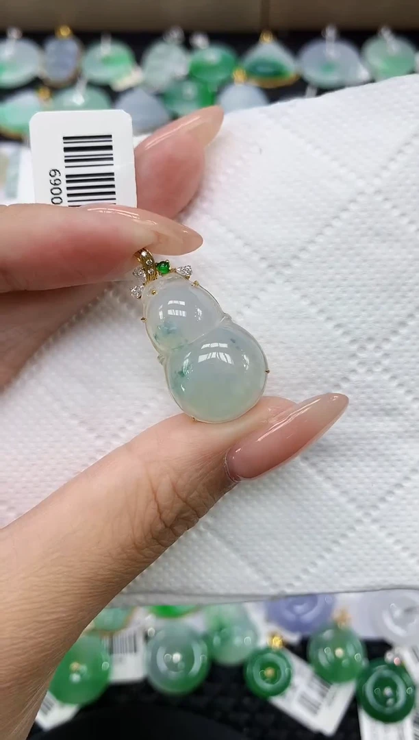 颈饰18K金镶嵌翡翠11111111111