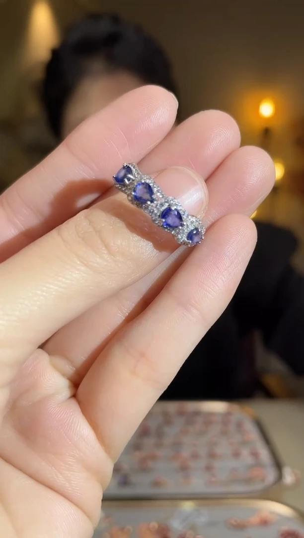 手饰蓝宝石银S925镶嵌手饰