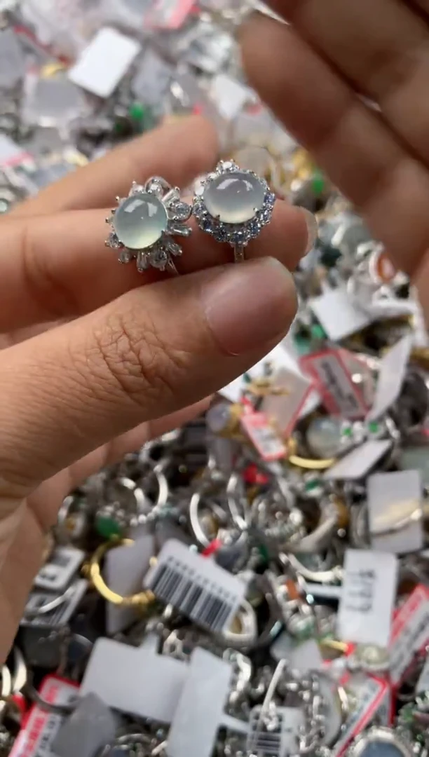 银S925镶嵌戒指翡翠888               7