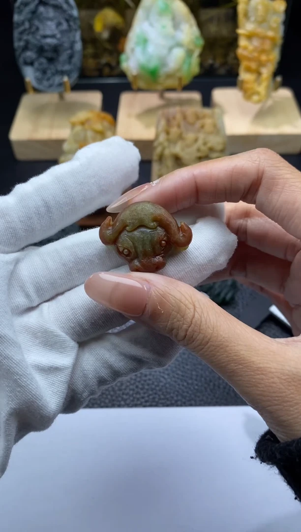 【闪购商品】定制翡翠未镶嵌牛