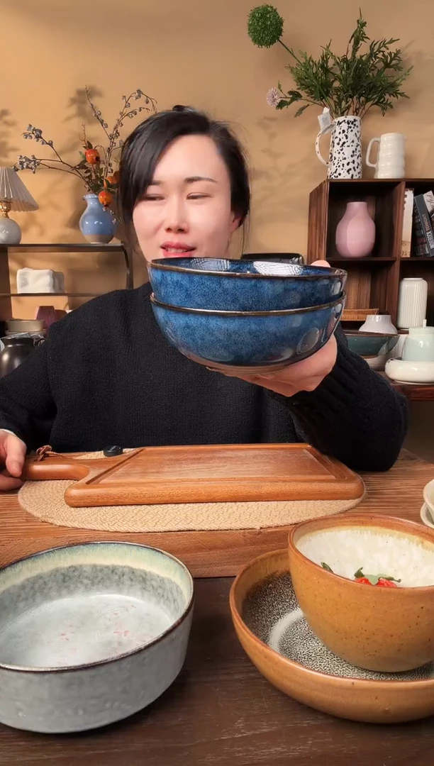 5.5英寸窑变蓝小碗2只微瑕