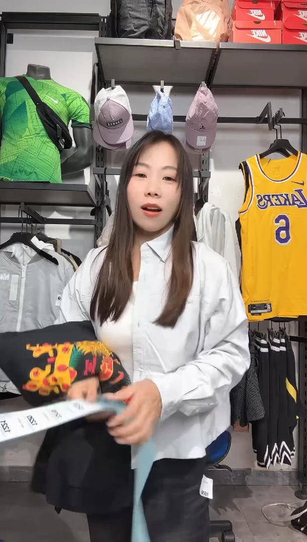 1218    编码 瑕疵款直播间过款为准 尺码 160大童