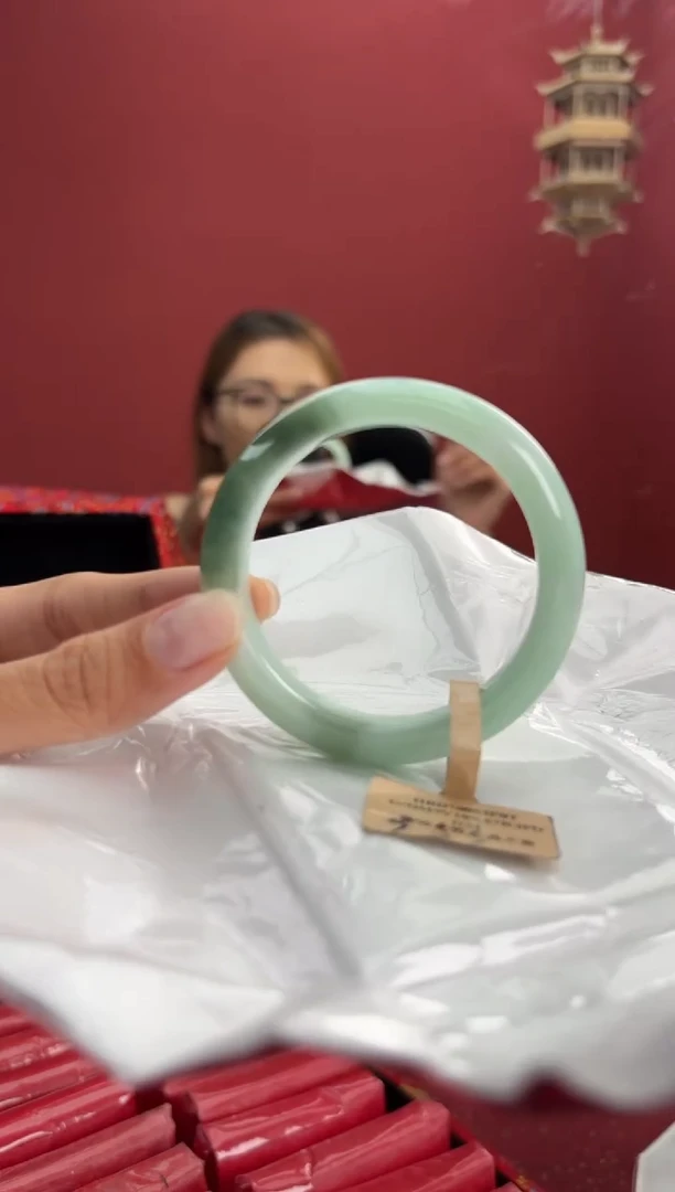 翡翠手镯未镶嵌9手镯