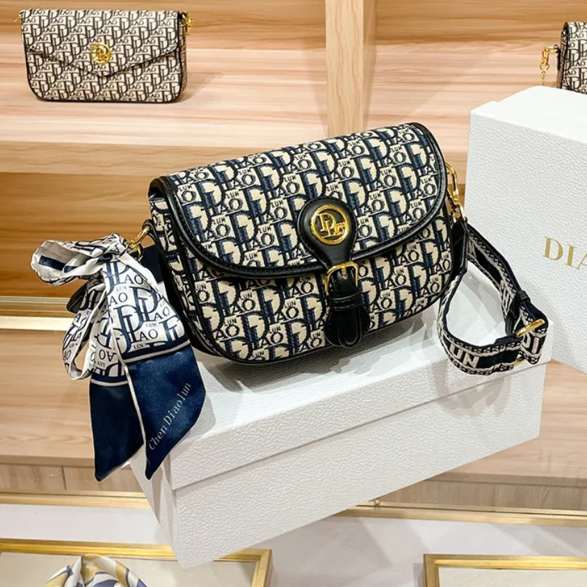 1042-高级刺绣小包包女2024新款潮网红时尚高级ins小众单肩斜挎