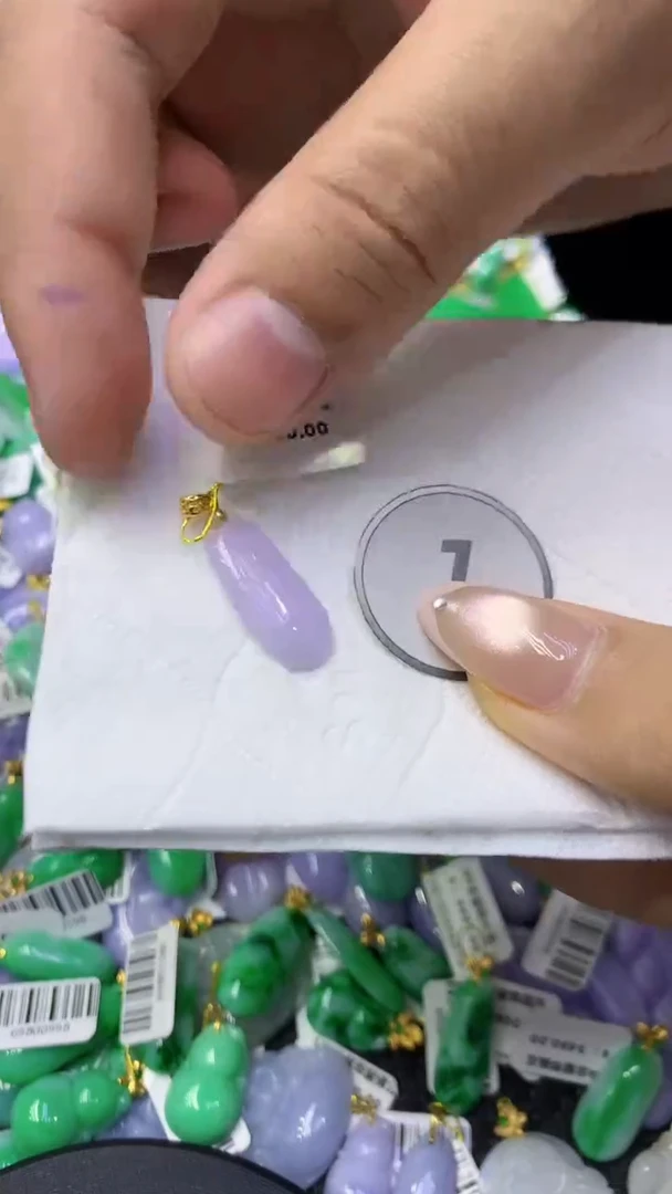 颈饰未镶嵌翡翠天然缅甸翡翠A货