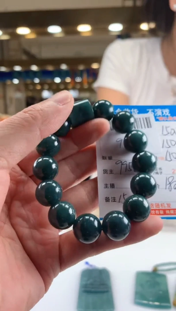 未镶嵌定制翡翠天然翡翠A货拍一发一 卡15mm左右