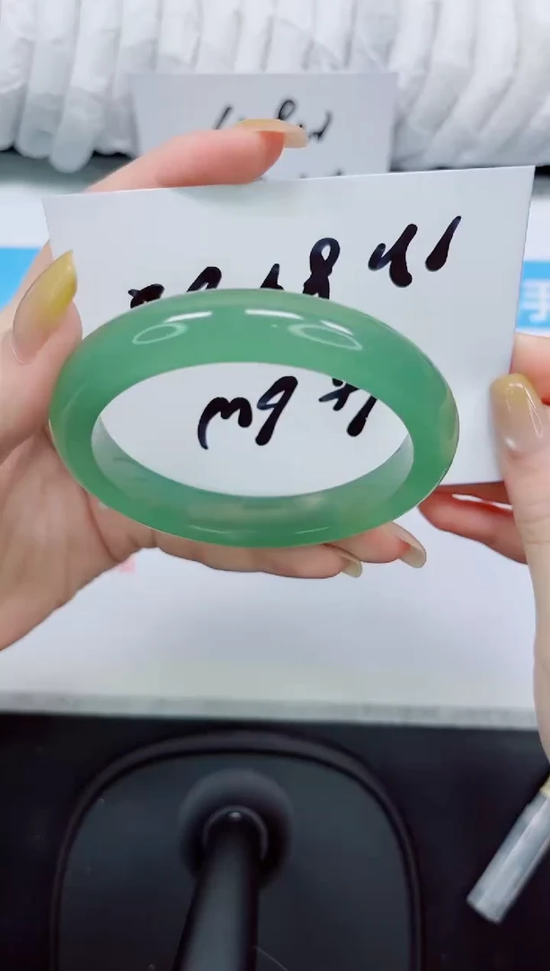 石英质玉手镯未镶嵌193