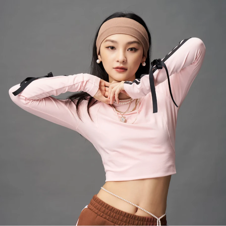 阿迪达斯三条纹舞动系列运动休闲长袖T恤女子KG3860