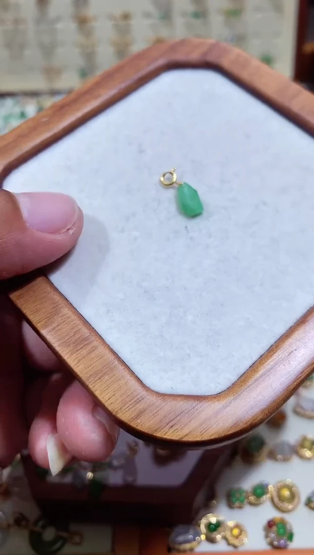 吊坠(不含链)18K金镶嵌翡翠11111111