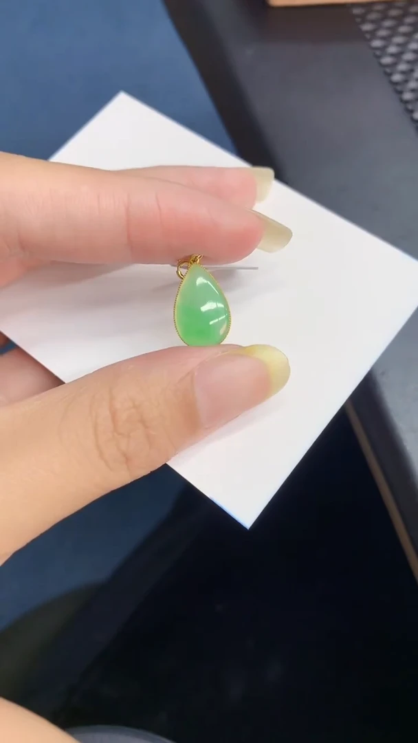 【闪购商品】翡翠颈饰18K金镶嵌            8