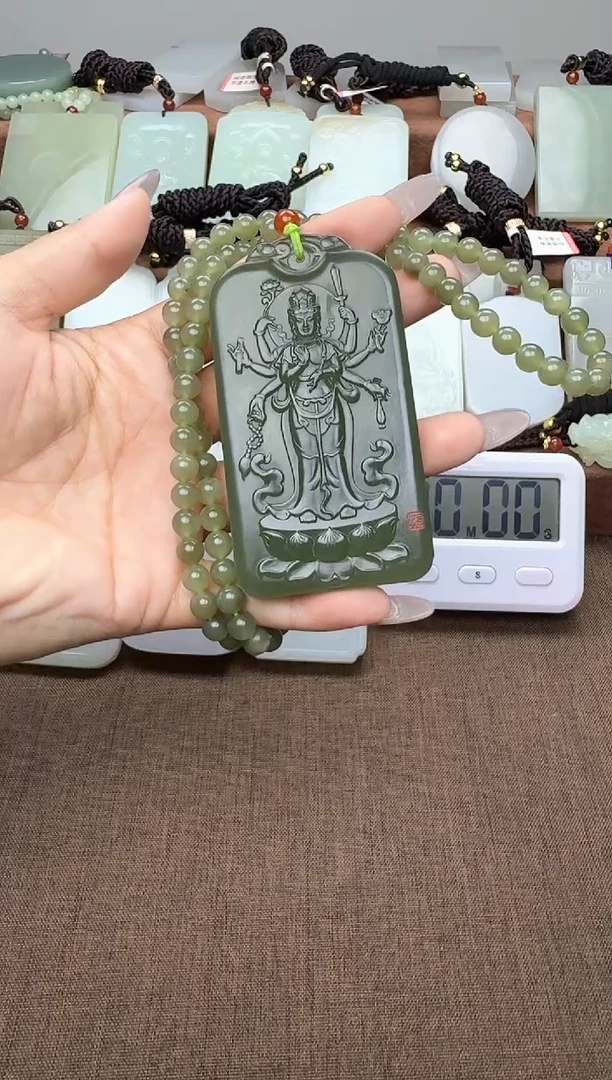 颈饰未镶嵌和田玉1