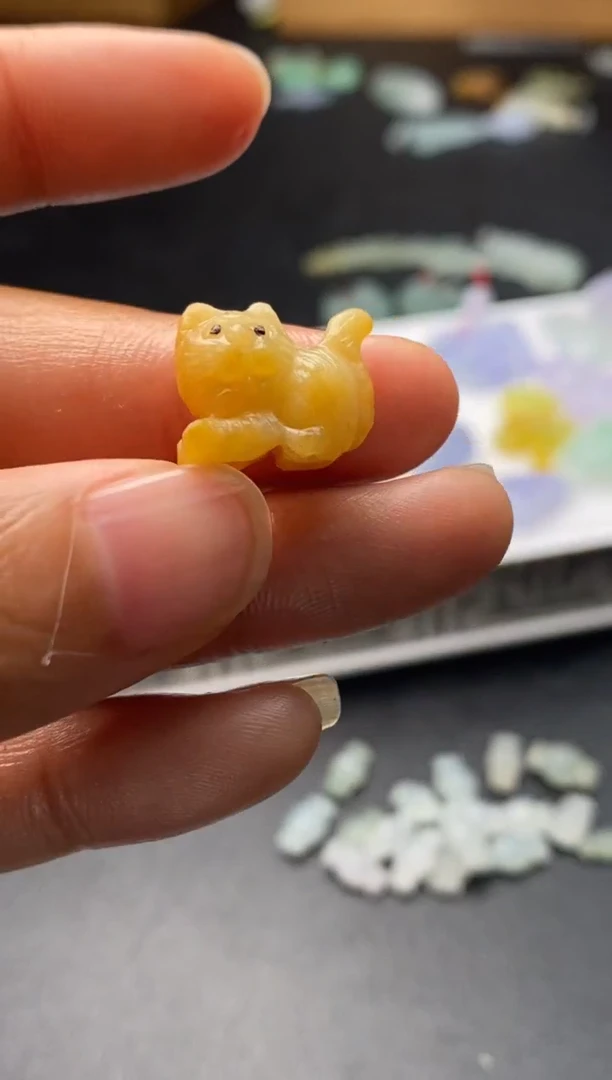 定制翡翠未镶嵌翡翠毛货多样性发其一