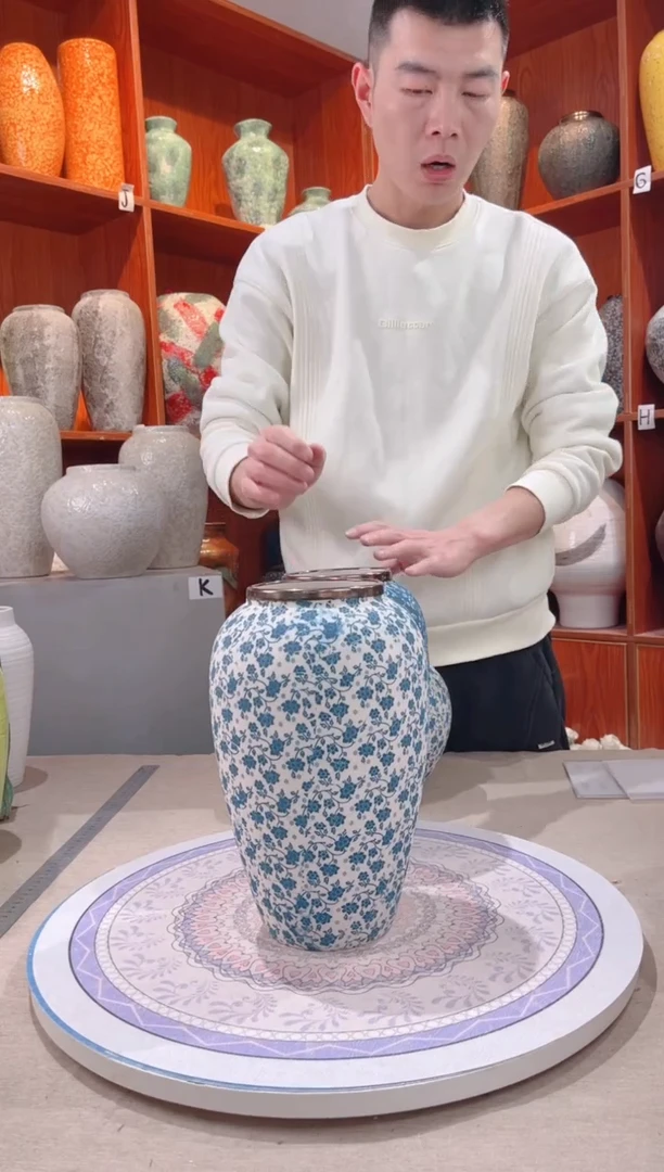 【闪购商品】瓶 陶瓷花瓶 无花 白底小兰花 中号