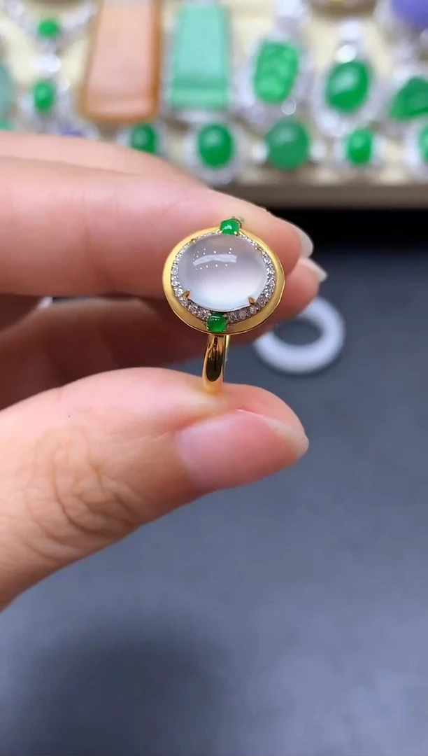 18K金镶嵌戒指翡翠421-中国好珍宝