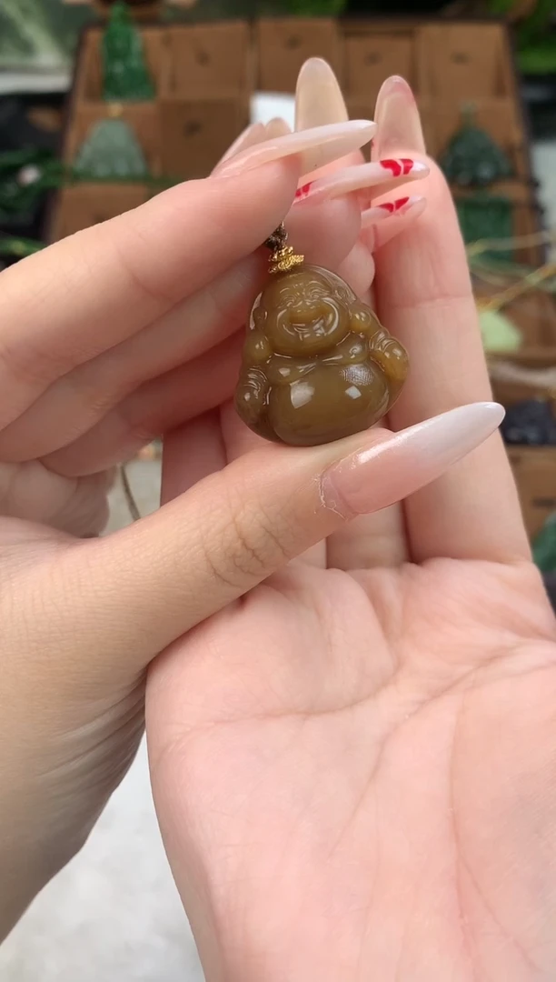颈饰未镶嵌和田玉吊坠