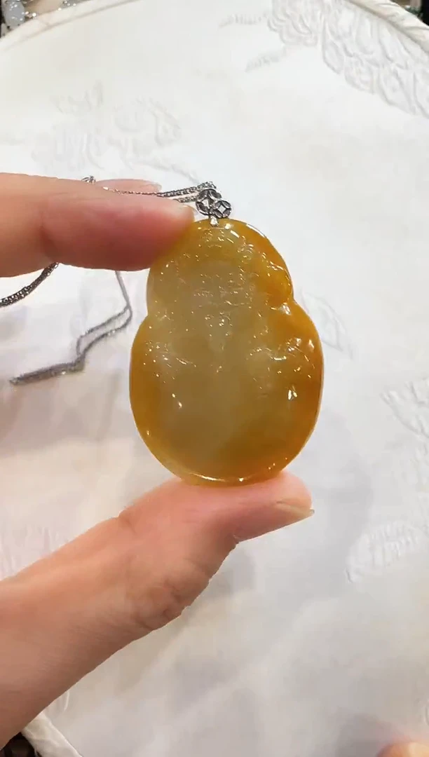 颈饰18K金镶嵌翡翠国风